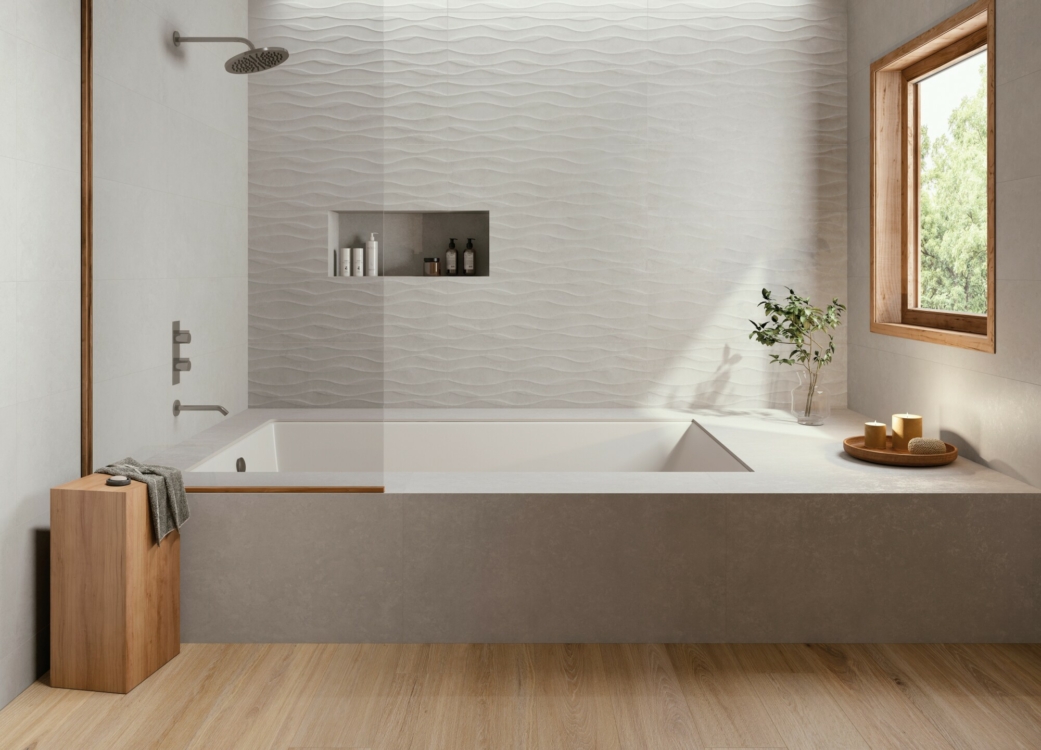 Salle de bain avec béton ciré argenté